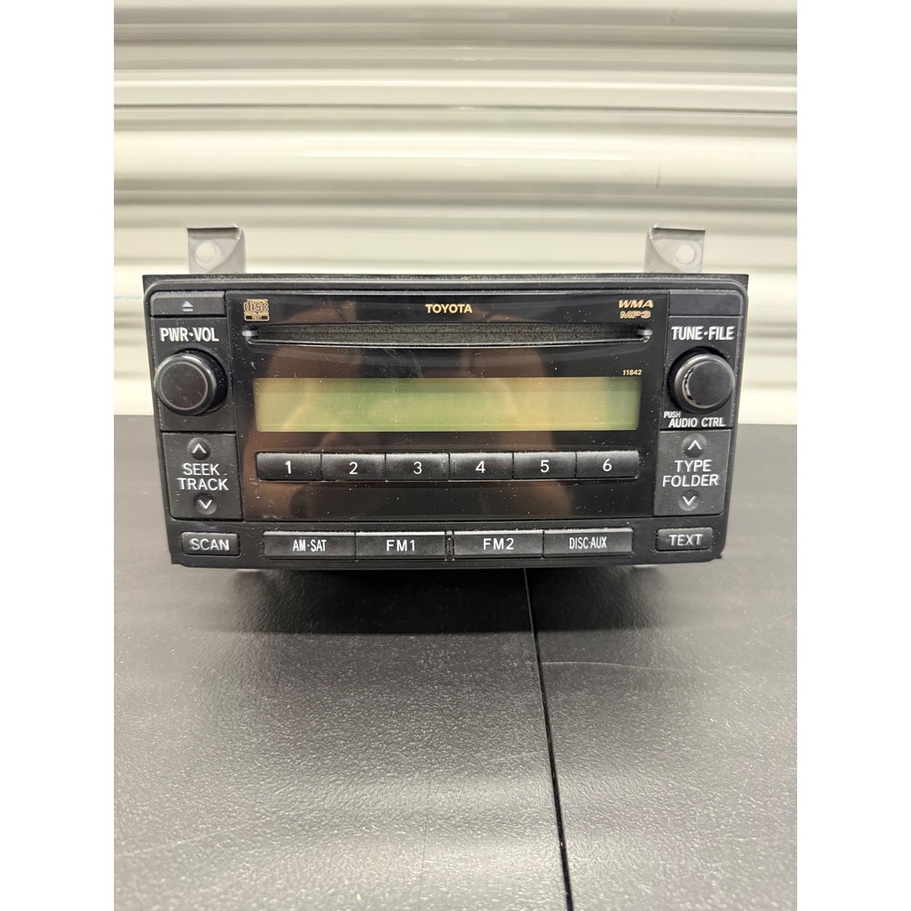 Toyota OEM Car Stereo CD Player AM FM Radio Fujitsu Ten 86120-52A20 Face 11842